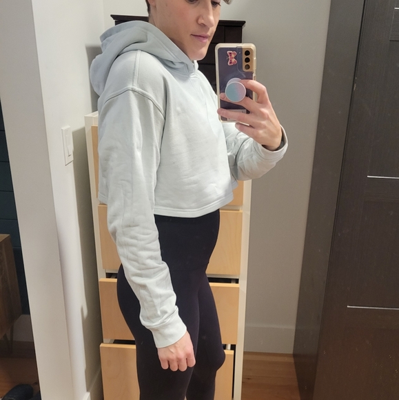 Lululemon all yours cropped hoodie size 6 color =ocean air - Picture 5 of 9